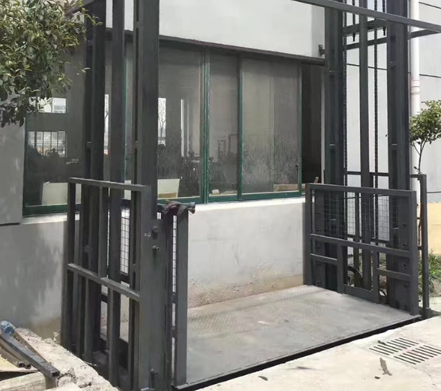 鸡西导轨式施工升降机助力民生工程提速增效